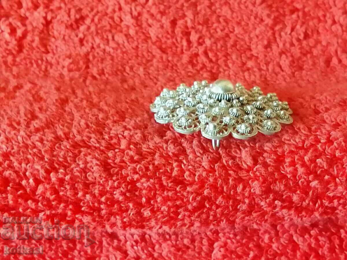 Old Silver 900 Filigree Brooch with price 185.50 BGN | € 94.84 Old Silver 900 Filigree Brooch with price 185.50 BGN | € 94.84