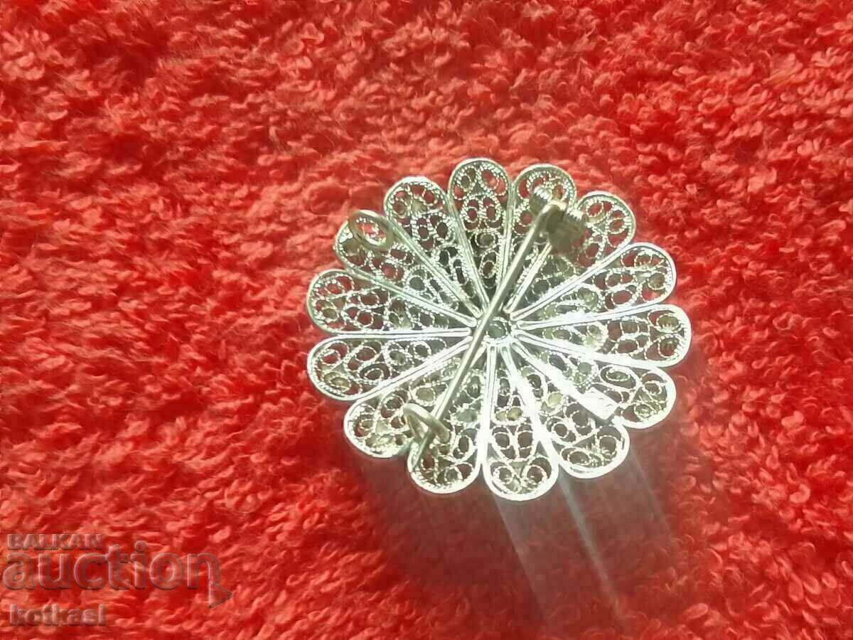 Delivery of Old Silver 900 Filigree Brooch Delivery of Old Silver 900 Filigree Brooch