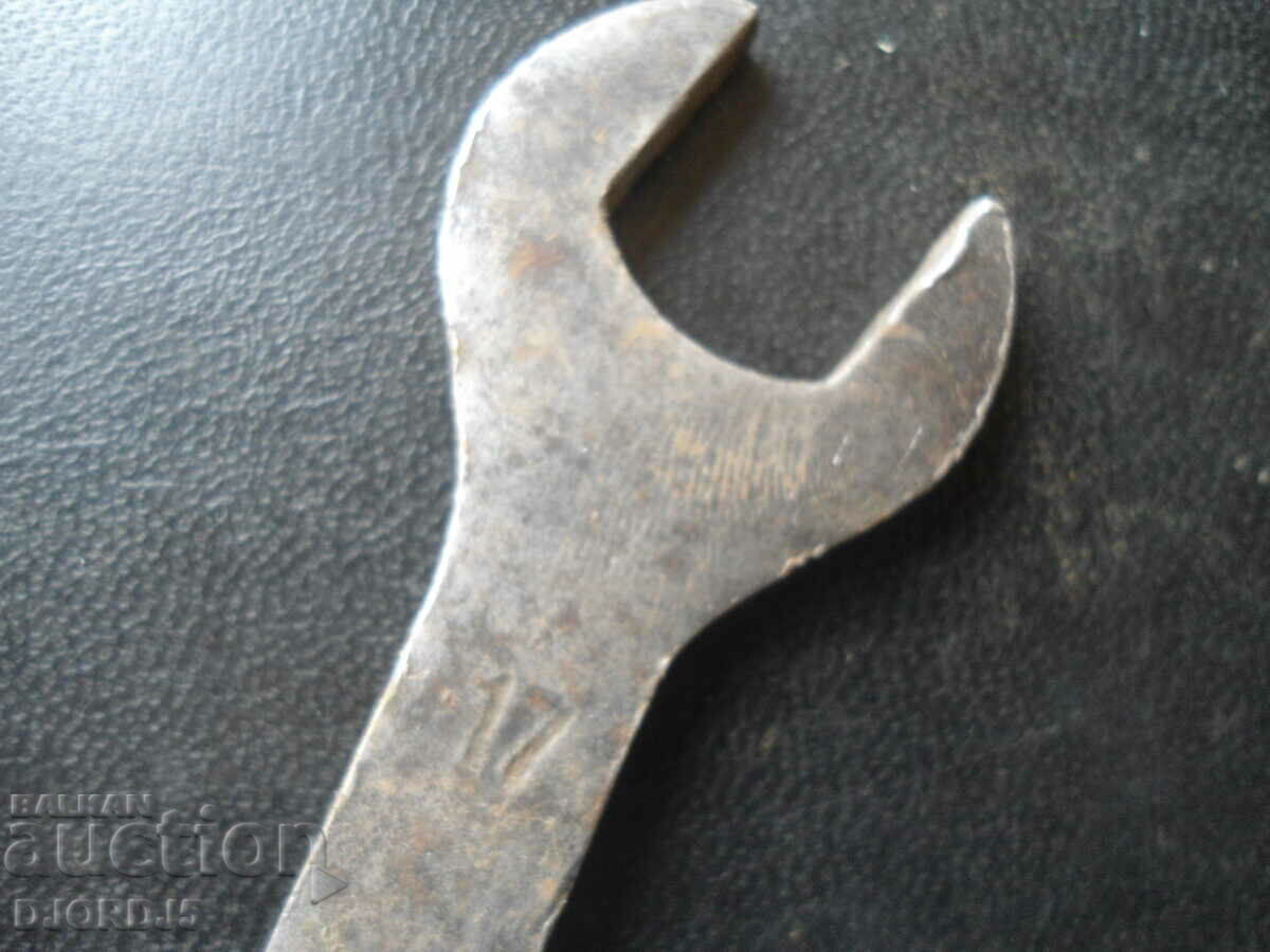 Auction Old key 14-17 Auction Old key 14-17