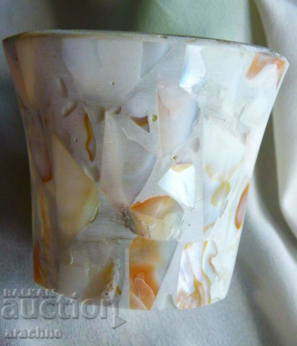 Чаша, облечена в седеф с цена 30.00 лв. | € 15.34 Чаша, облечена в седеф с цена 30.00 лв. | € 15.34