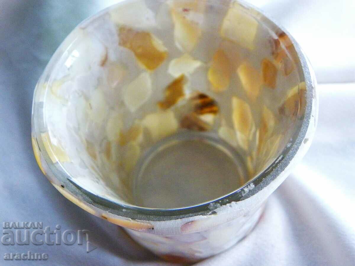 Доставка на Чаша, облечена в седеф Доставка на Чаша, облечена в седеф