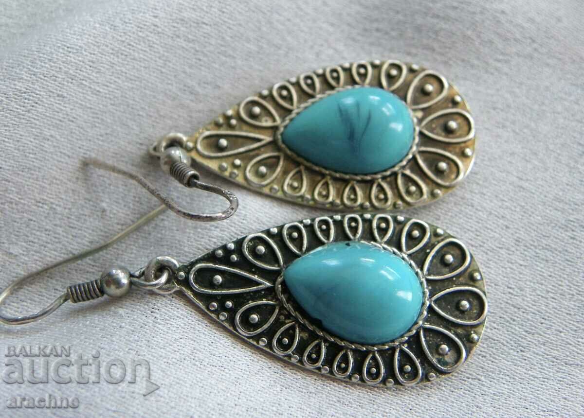 Cercei de argint cu preț 30.00 BGN | € 15.34 Cercei de argint cu preț 30.00 BGN | € 15.34