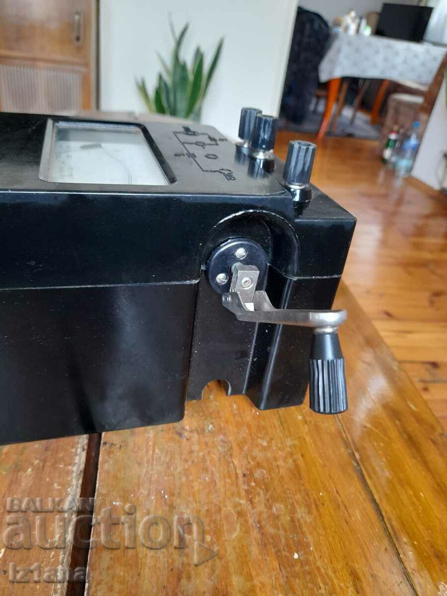 Old megohmmeter M4100/2 - 5 Old megohmmeter M4100/2 - 5