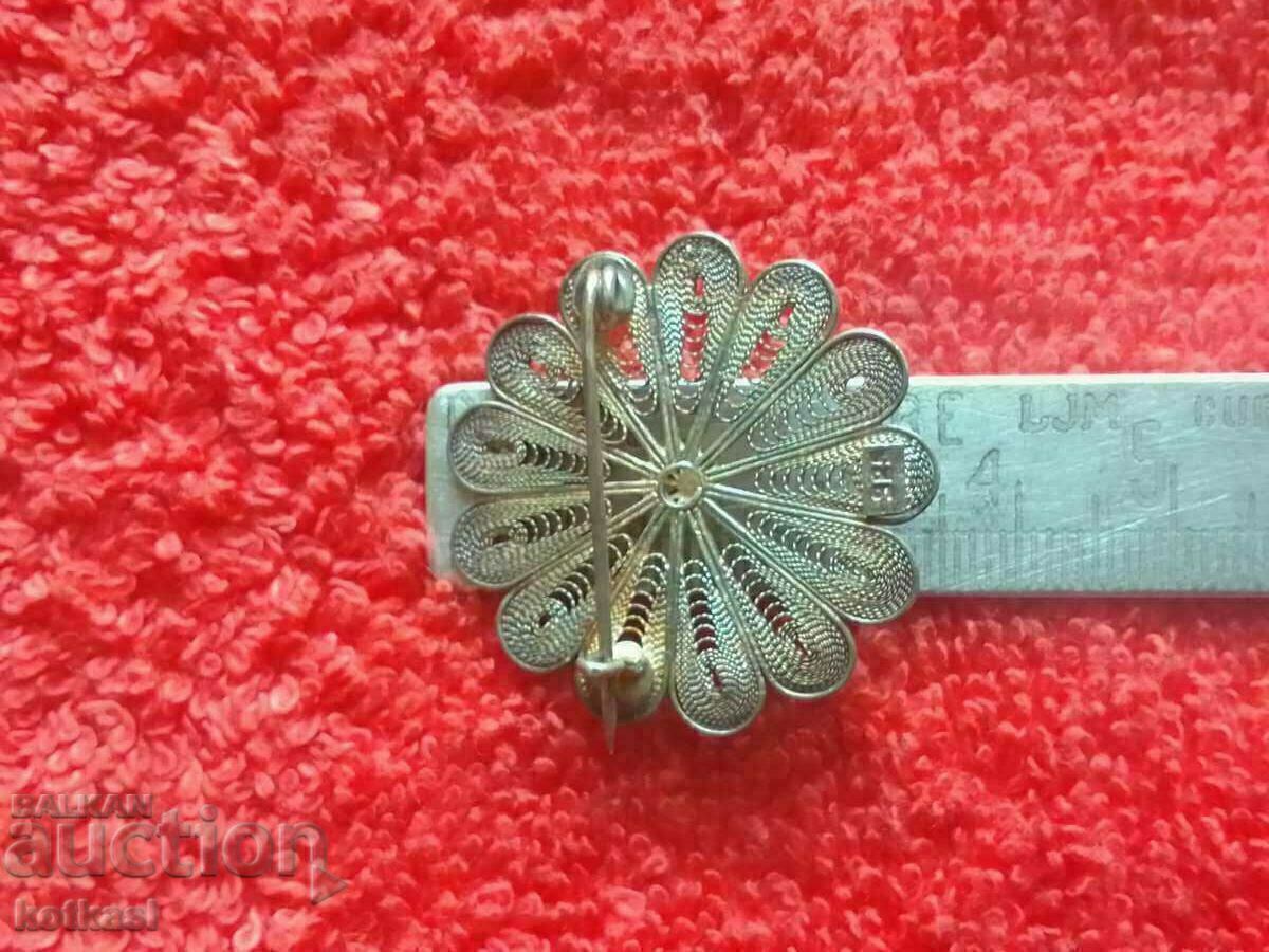Old silver 925 Filigree Brooch with price 85.50 BGN | € 43.72 Old silver 925 Filigree Brooch with price 85.50 BGN | € 43.72