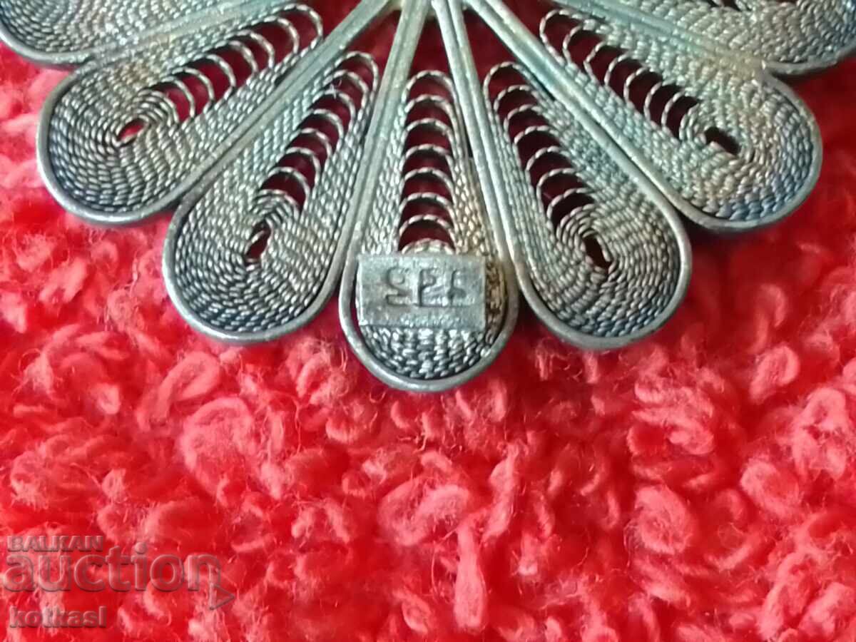 Licitație Broșă veche din argint 925 filigran Licitație Broșă veche din argint 925 filigran