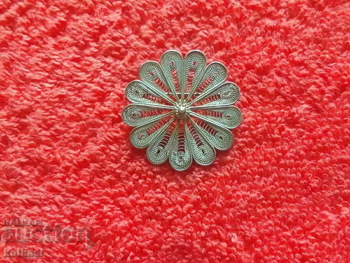 Delivery of Old silver 925 Filigree Brooch Delivery of Old silver 925 Filigree Brooch
