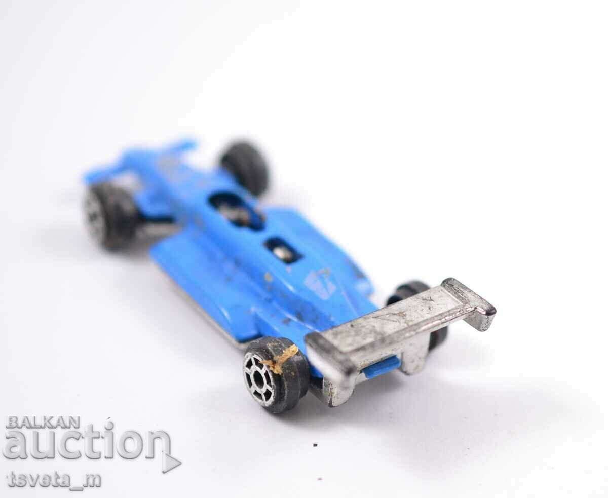 Δημοπρασία Ένα μικρό μεταλλικό αμαξίδιο Δημοπρασία Ένα μικρό μεταλλικό αμαξίδιο