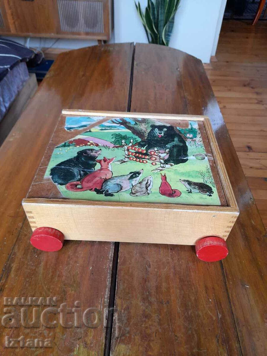 Un vechi joc pentru copii cu cuburi