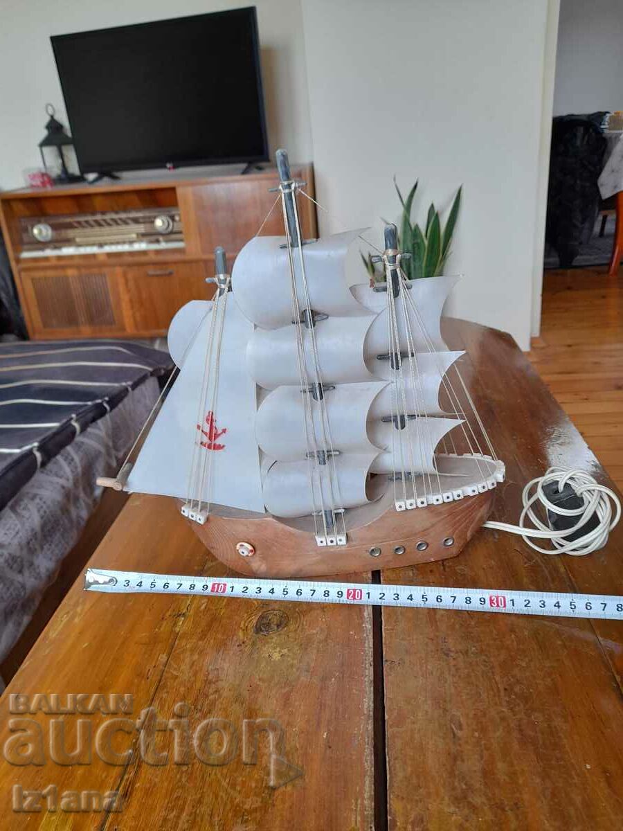 Παράδοση Παλιό αναμνηστικό φωτιστικό πλοίου Παράδοση Παλιό αναμνηστικό φωτιστικό πλοίου