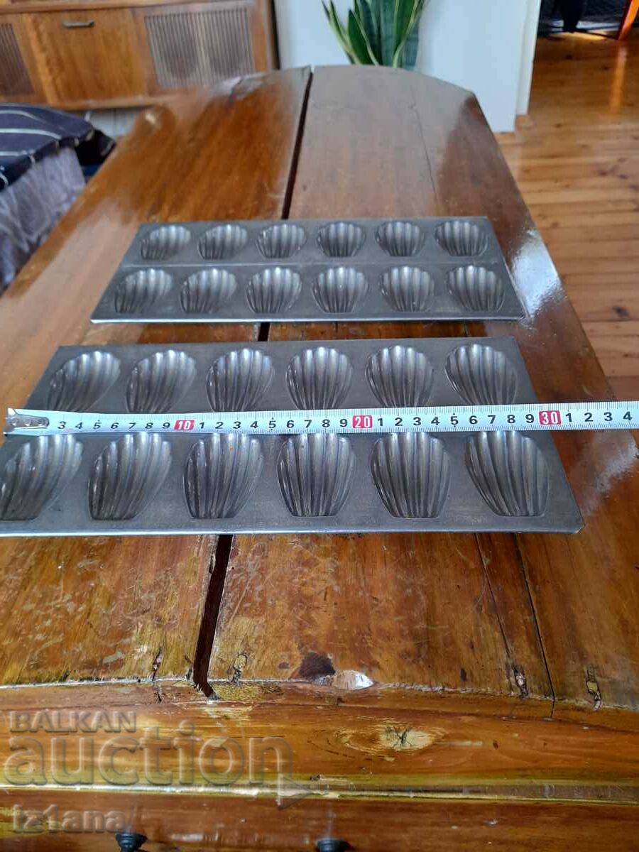 Old form for baking sweet mussels with price 42.00 BGN | € 21.47 Old form for baking sweet mussels with price 42.00 BGN | € 21.47