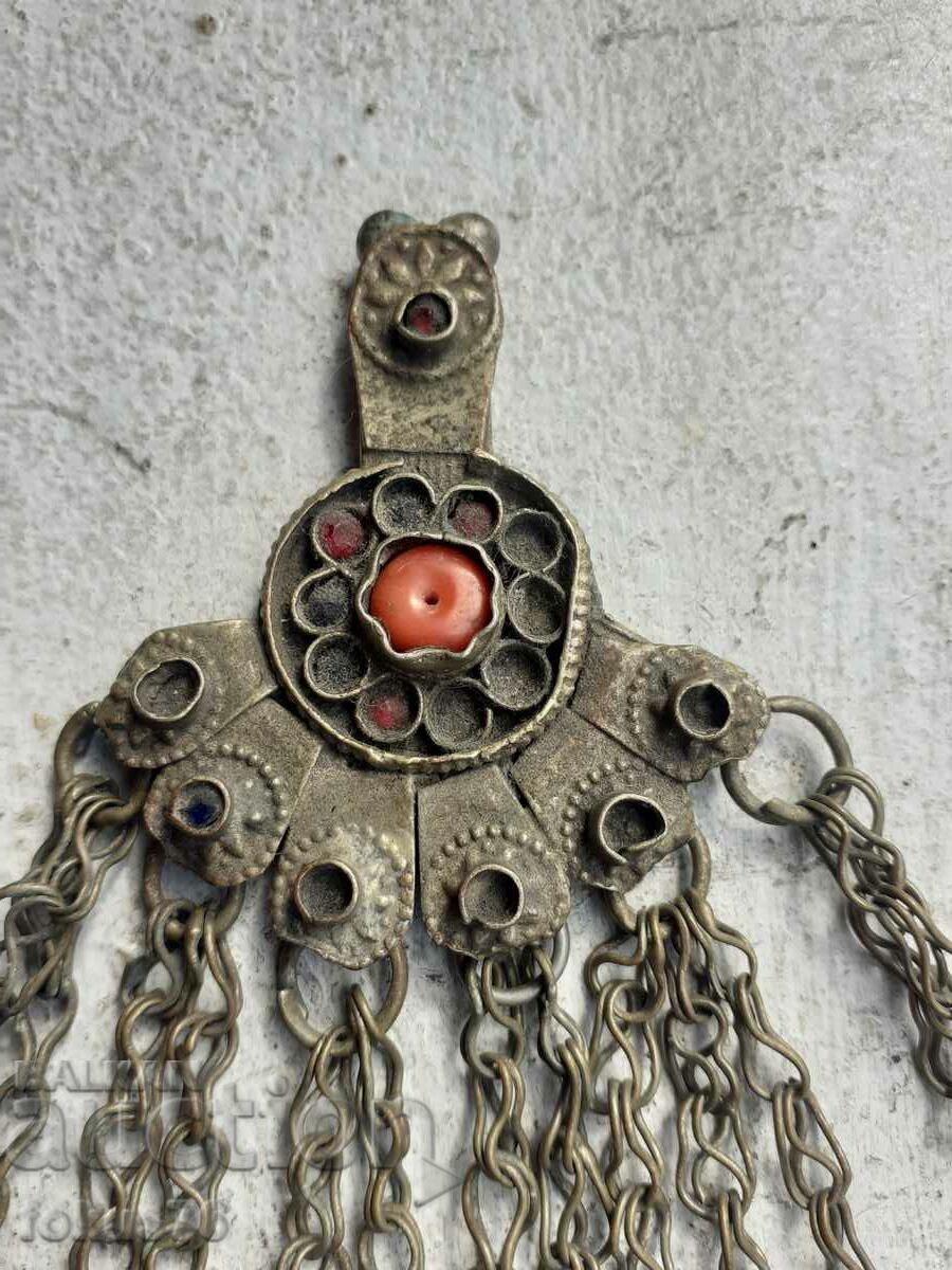 An old flapping jewelry pin with price 130.00 BGN | € 66.47 An old flapping jewelry pin with price 130.00 BGN | € 66.47