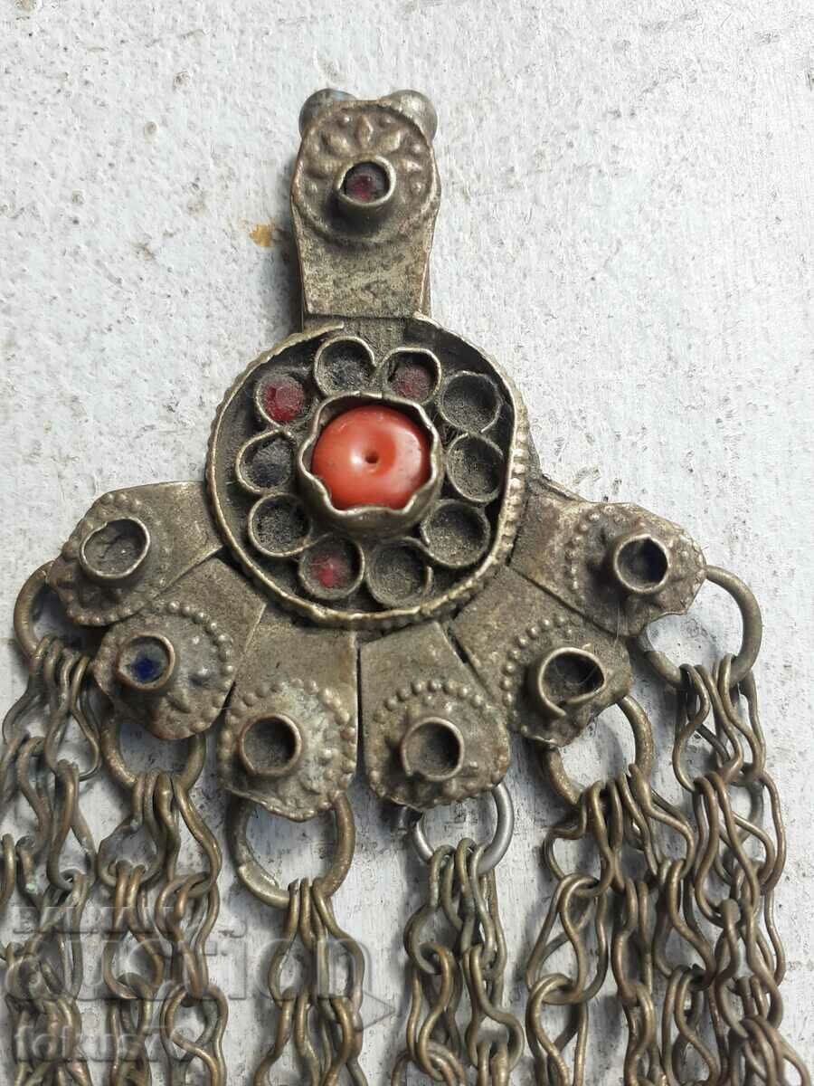 An old flapping jewelry pin - 6 An old flapping jewelry pin - 6