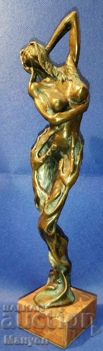 Auction Sculpture, plastic. Auction Sculpture, plastic.