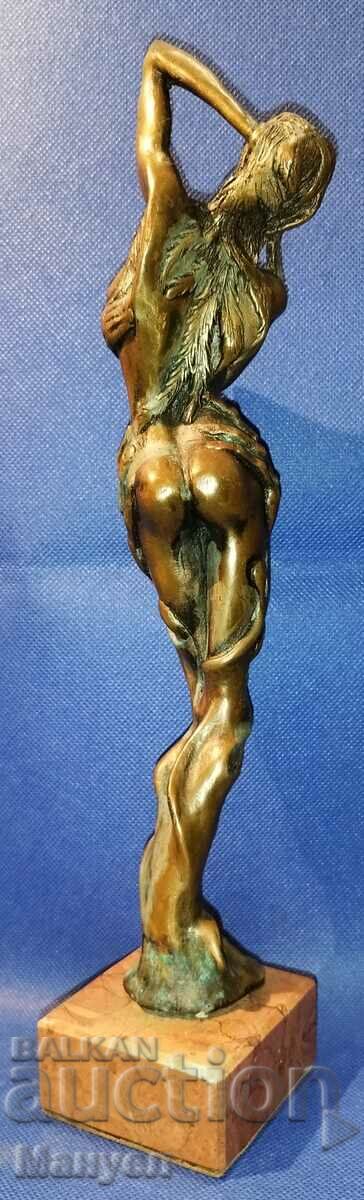 Delivery of Sculpture, plastic. Delivery of Sculpture, plastic.