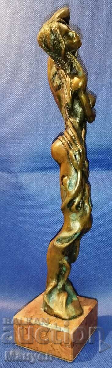 Sculpture, plastic. - 5 Sculpture, plastic. - 5