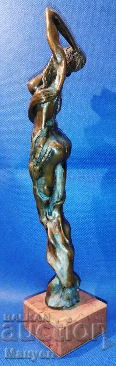 Sculpture, plastic. - 6 Sculpture, plastic. - 6