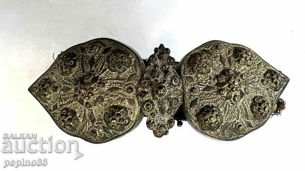 Доставка на Възрожденски сребърни пафти със сърмен колан 1850-1900 Доставка на Възрожденски сребърни пафти със сърмен колан 1850-1900