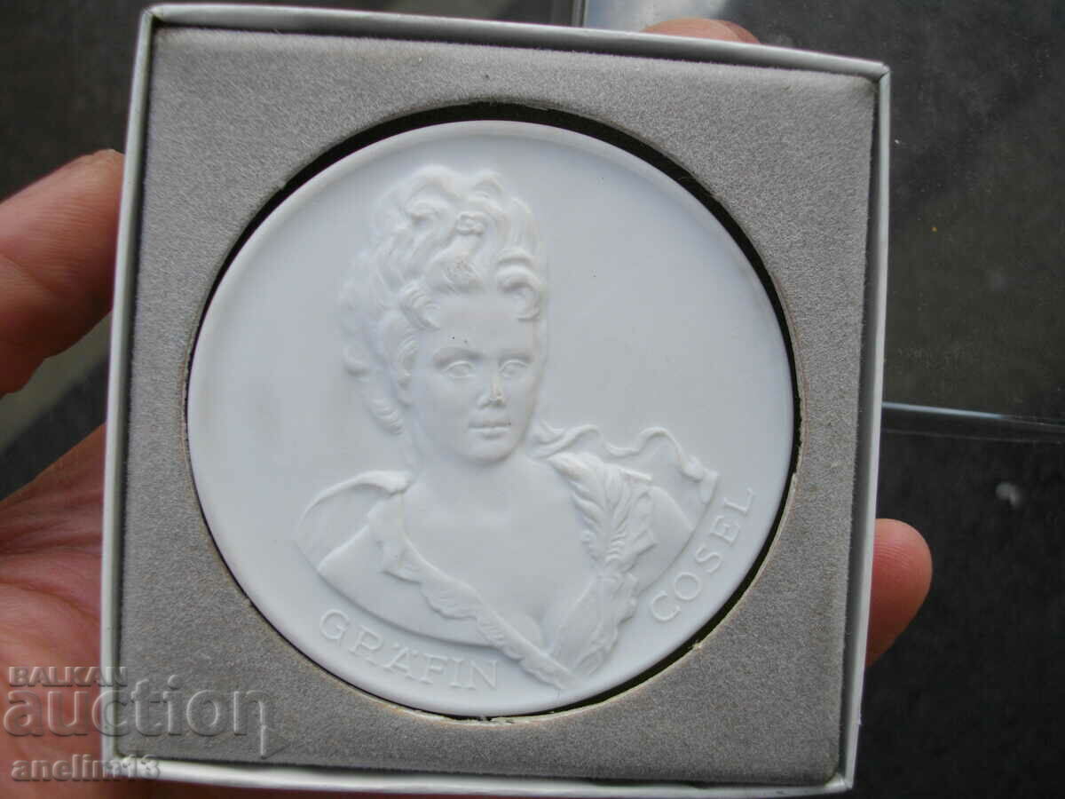 Delivery of MEISSEN GRAFIN COSEL PORCELAIN