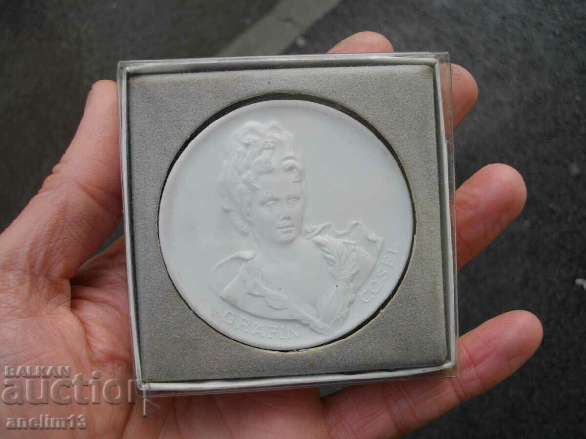 MEISSEN GRAFIN COSEL PORCELAIN - 5 MEISSEN GRAFIN COSEL PORCELAIN - 5