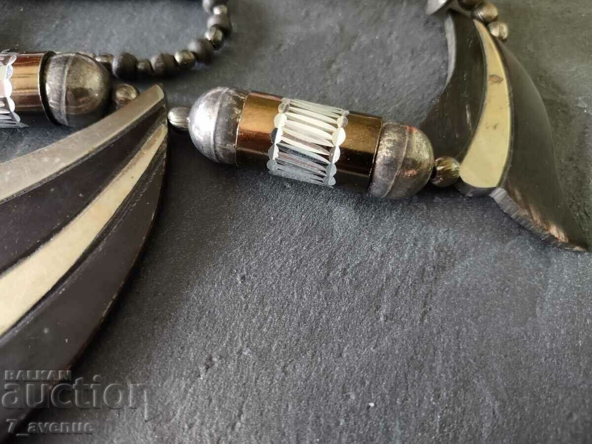 Auction  NECKLACE necklace jewelry, horn and metal, 21.03.2024