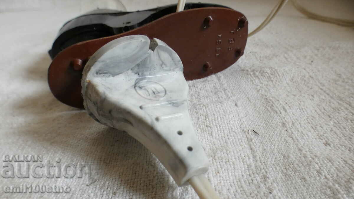 Стара нощна лампа футболна обувка - бутонка бакелит СССР - 5 Стара нощна лампа футболна обувка - бутонка бакелит СССР - 5