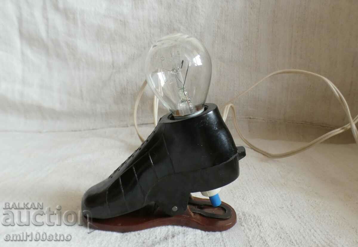 Стара нощна лампа футболна обувка - бутонка бакелит СССР