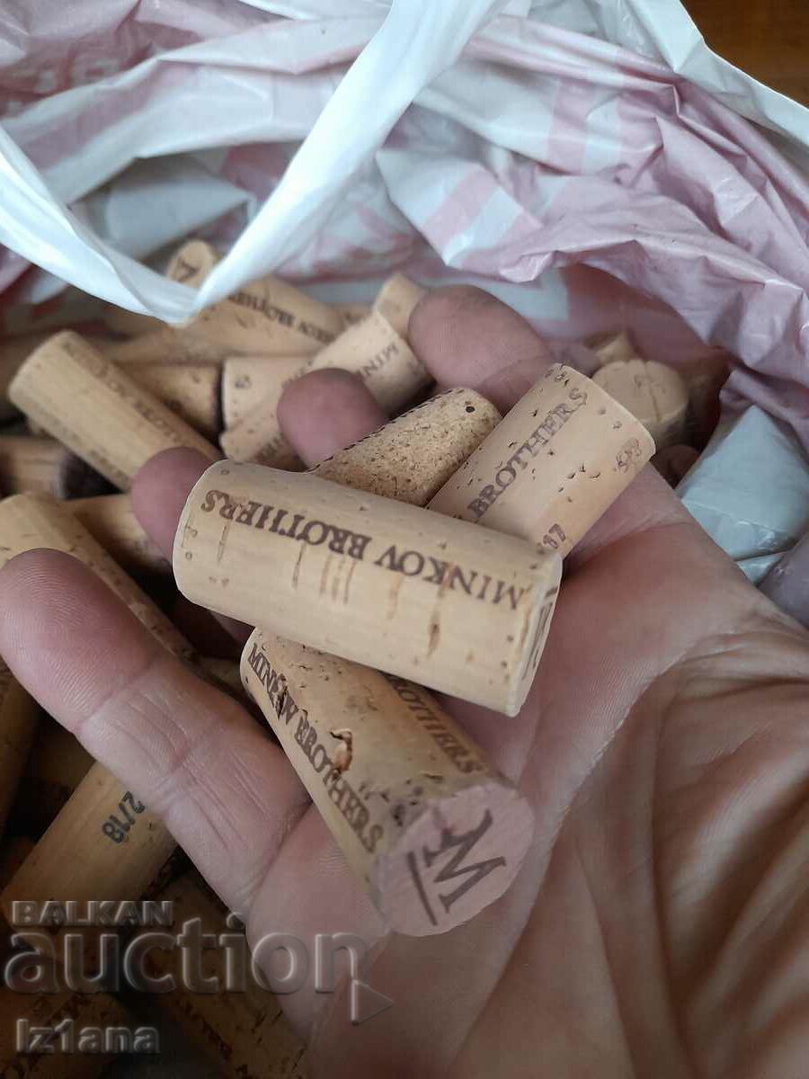 Παλιοί φελλοί με τιμή 27.00 BGN | € 13.80 Παλιοί φελλοί με τιμή 27.00 BGN | € 13.80