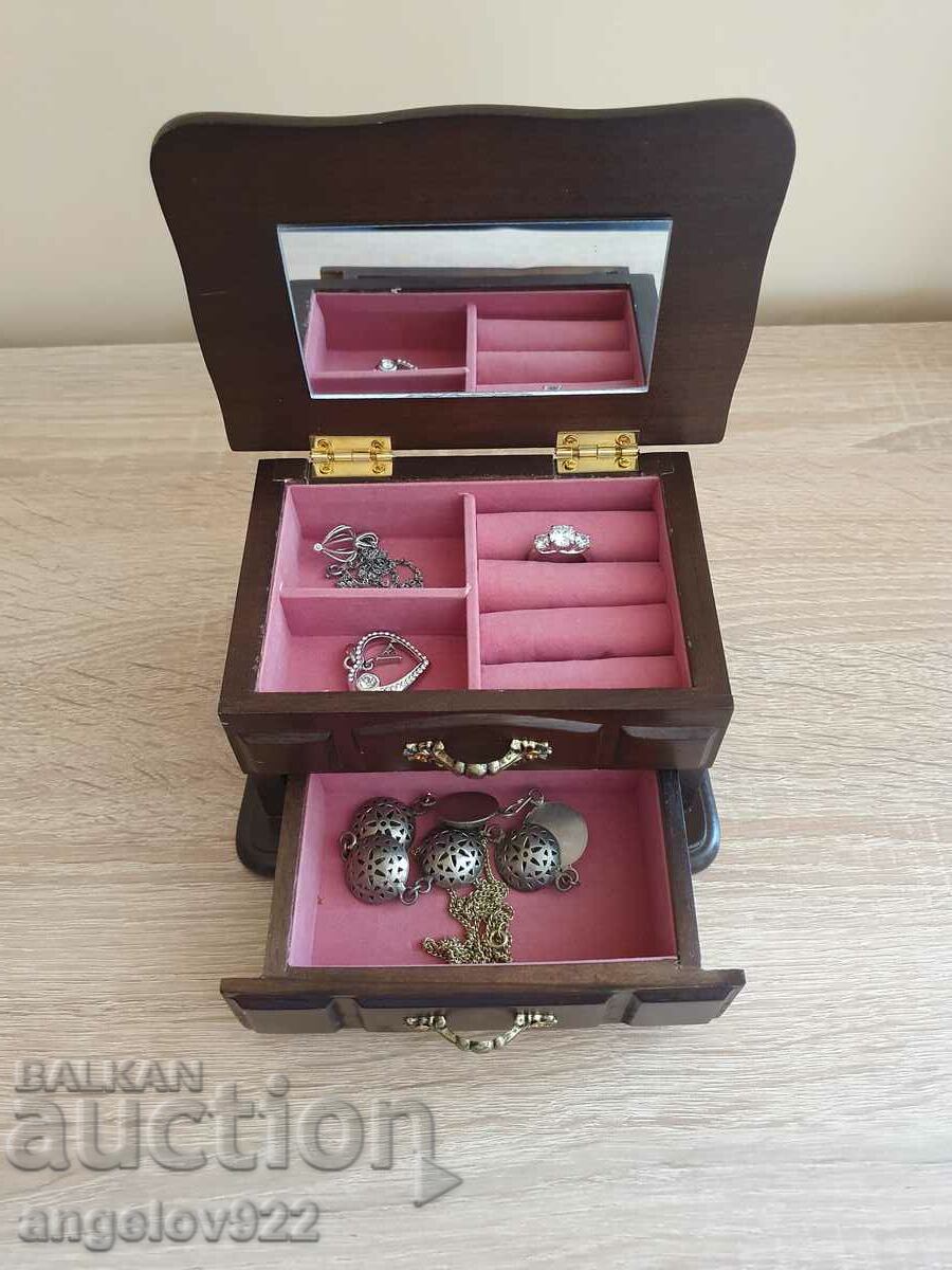 Wooden jewelry box with jewelry!