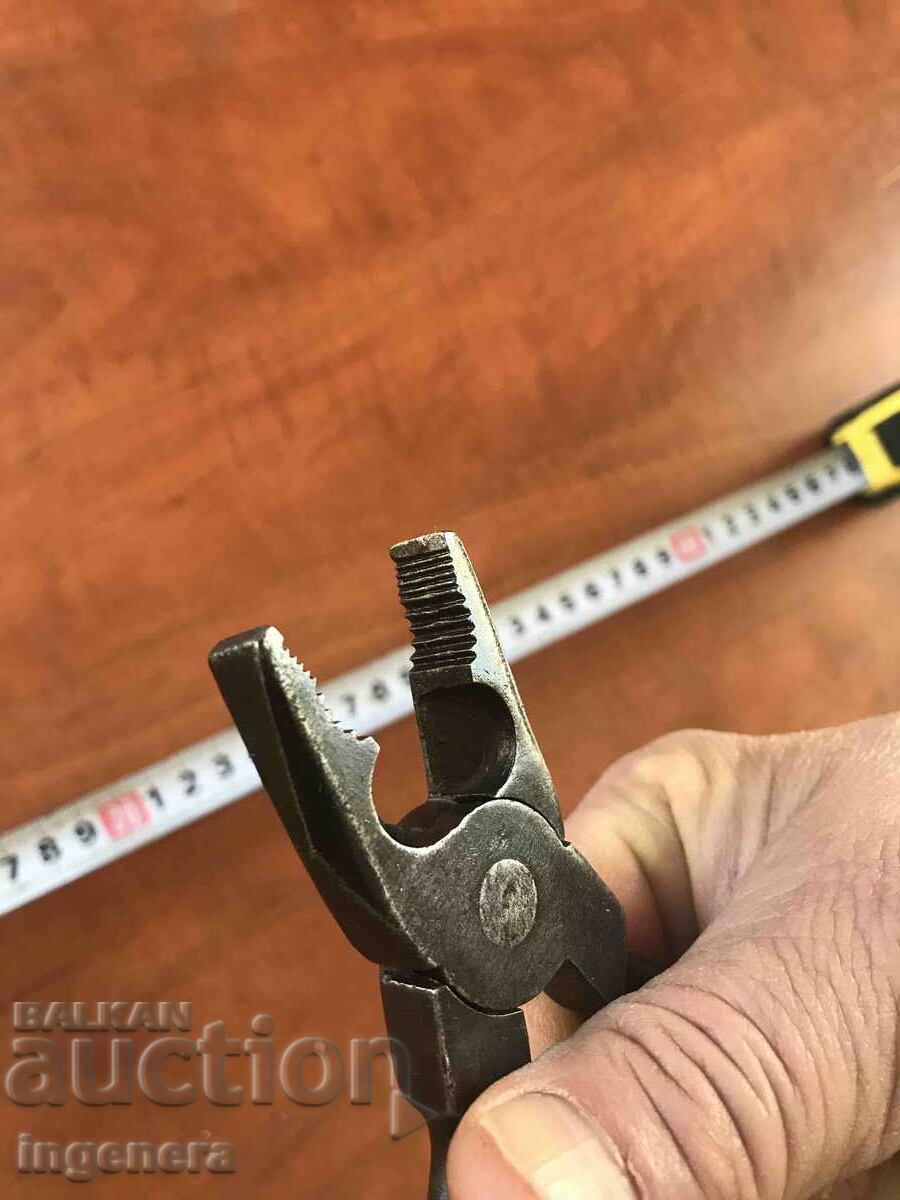 Delivery of PLIERS UNIVERSAL TOOL FOR HANDYMEN FROM THE OLD M-L Delivery of PLIERS UNIVERSAL TOOL FOR HANDYMEN FROM THE OLD M-L