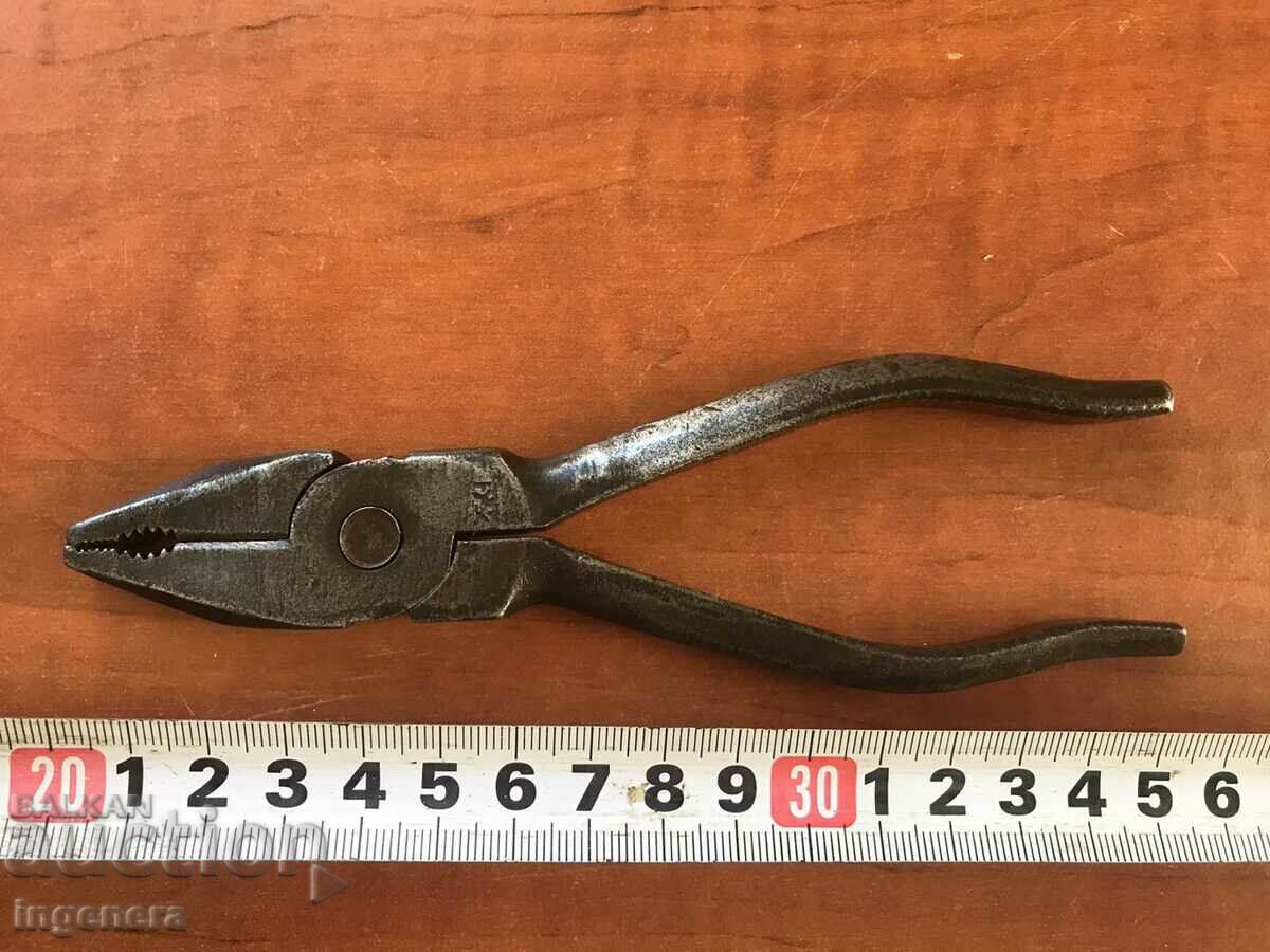 PLIERS UNIVERSAL TOOL FOR HANDYMEN FROM THE OLD M-L