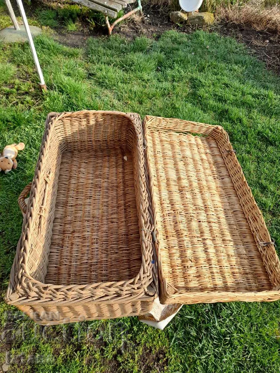 Old wicker suitcase - 7 Old wicker suitcase - 7