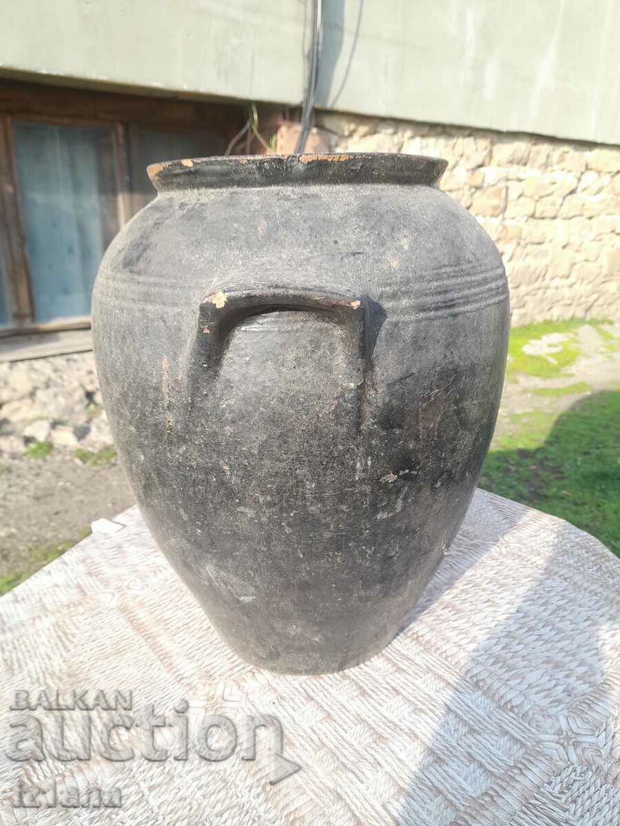 Ένα αρχαίο πιθάρι με τιμή 85.00 BGN | € 43.46 Ένα αρχαίο πιθάρι με τιμή 85.00 BGN | € 43.46