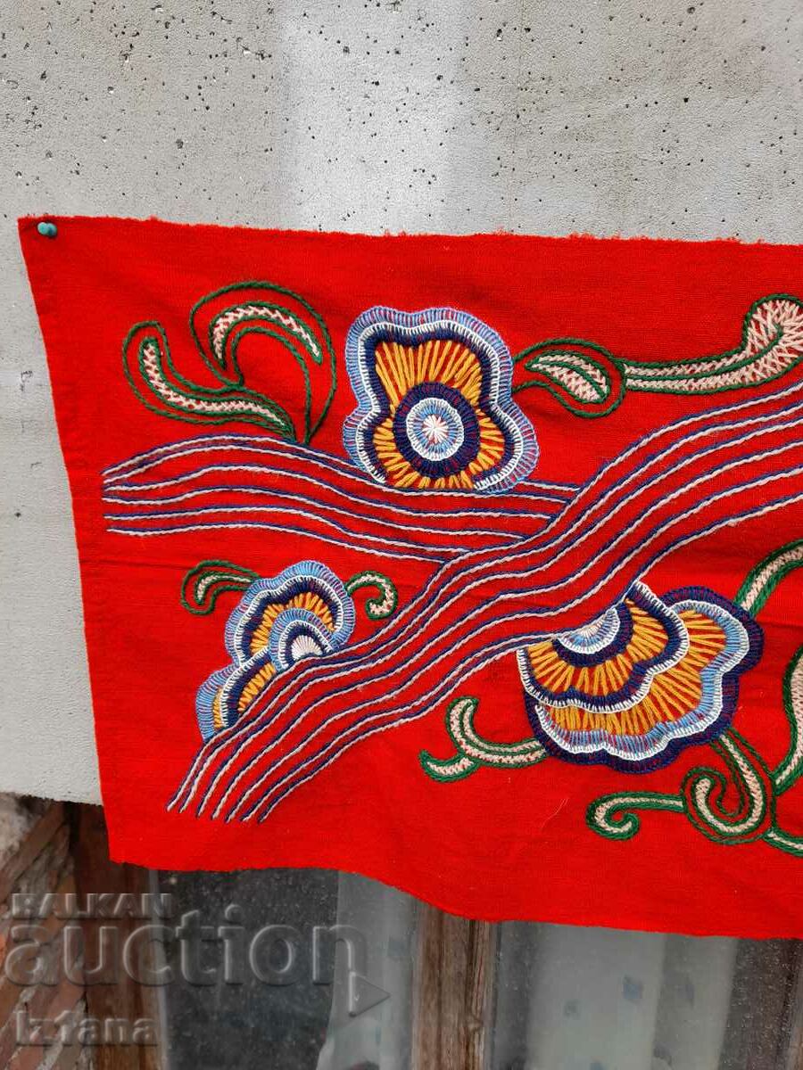 Antique carpet, wall covering with price 75.00 BGN | € 38.35 Antique carpet, wall covering with price 75.00 BGN | € 38.35