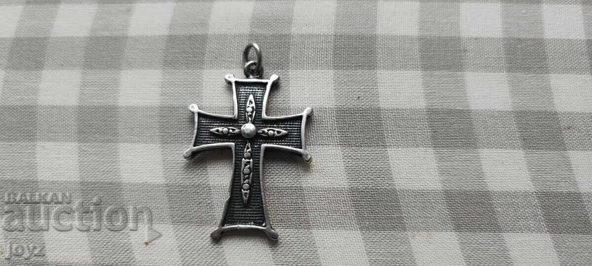 Auction SILVER CROSS 3.66 GRAMS / 925 SALT Auction SILVER CROSS 3.66 GRAMS / 925 SALT