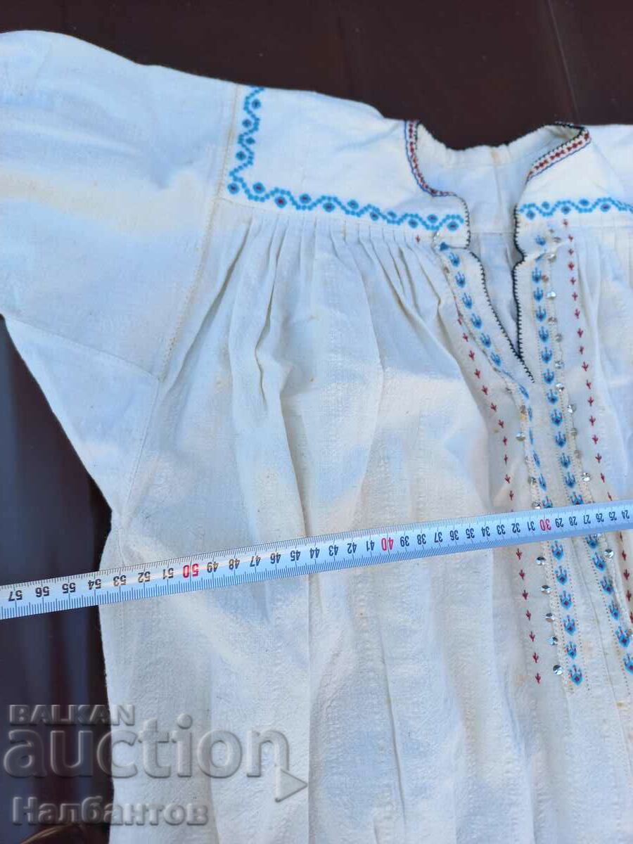 Auction  OLD WOMAN'S SHIRT WEAR