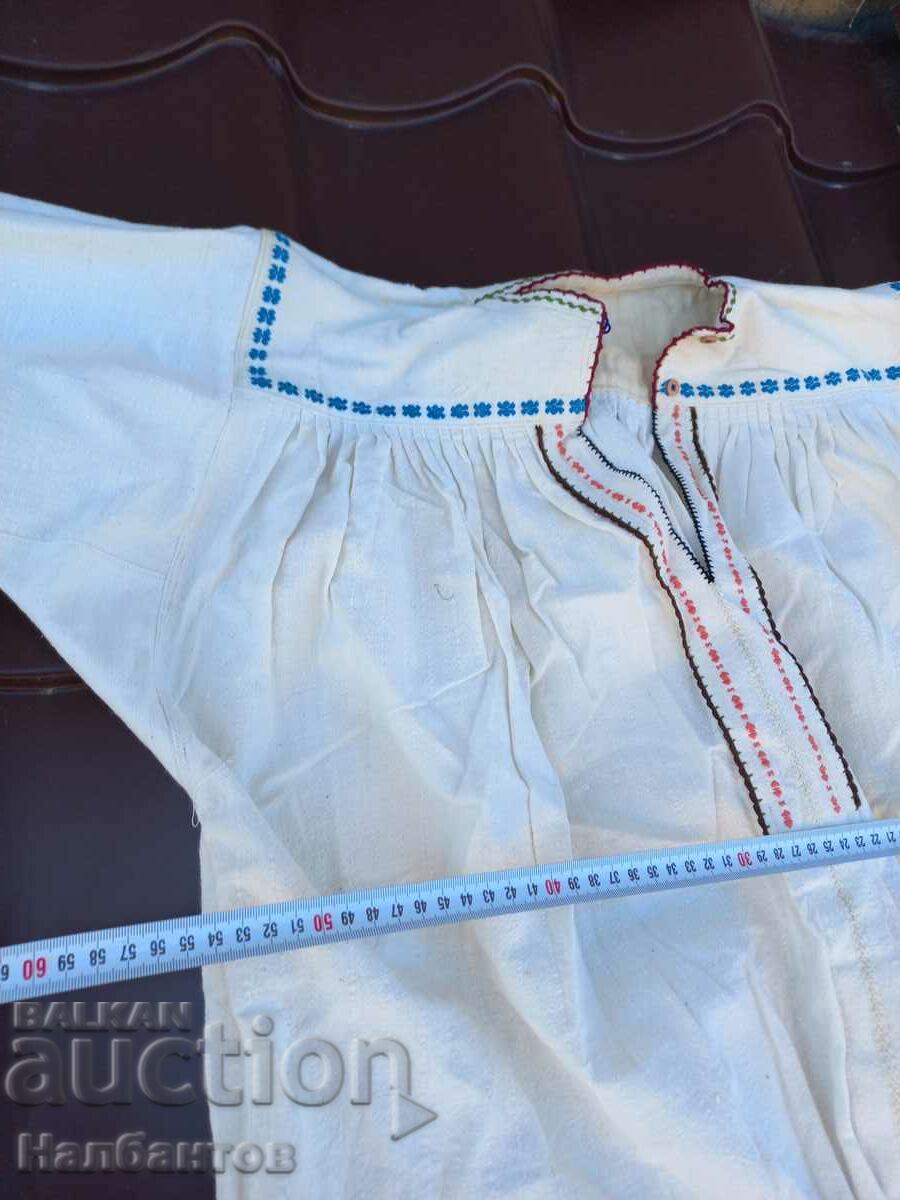 Auction OLD WOMAN'S SHIRT WEAR Auction OLD WOMAN'S SHIRT WEAR