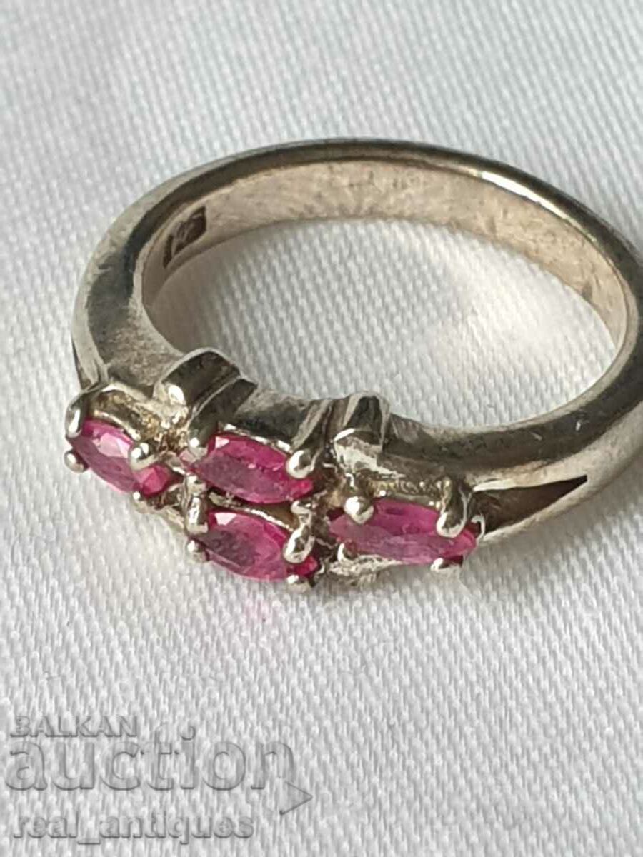 Сребърен пръстен с рубини