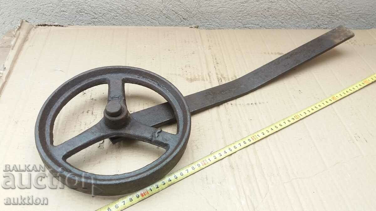 MASSIVE RENAISSANCE WHEEL FROM A MACHINE - 5 MASSIVE RENAISSANCE WHEEL FROM A MACHINE - 5