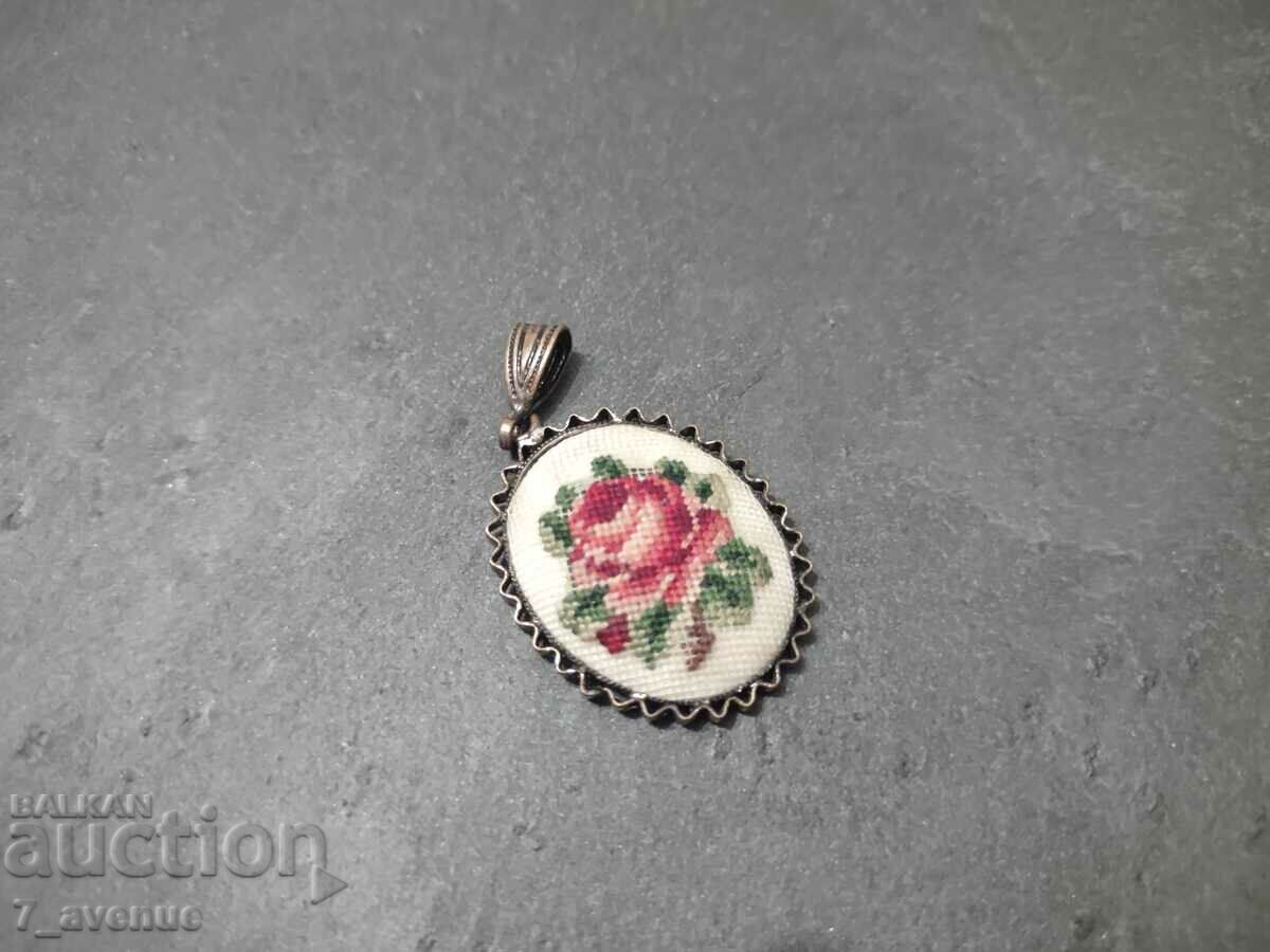 Medallion, old, as tapestry, rose, for costume, 03/23/24 - 5