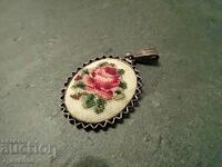 Medallion, old, as tapestry, rose, for costume, 03/23/24
