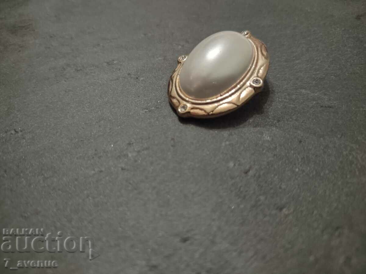 Old brooch, very authoritative, 23.03.24 with price 99.00 BGN | € 50.62 Old brooch, very authoritative, 23.03.24 with price 99.00 BGN | € 50.62