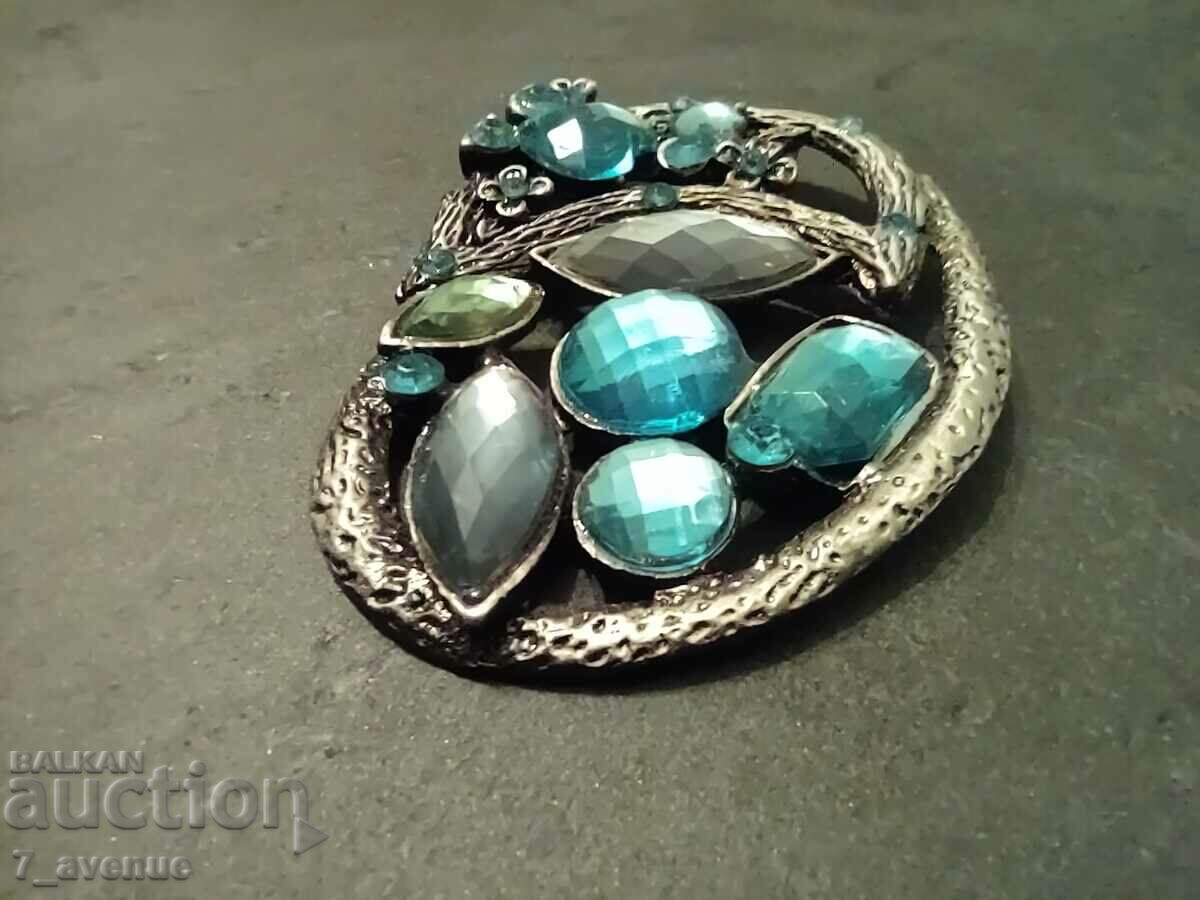 Medalion, foarte mare, 23.03.24 cu preț 9.00 BGN | € 4.60