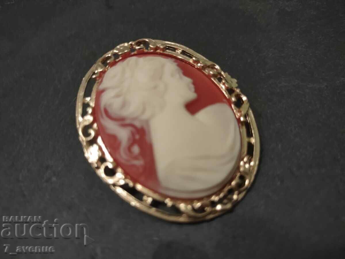 Brooch, modern, large, 23.03.24 with price 59.00 BGN | € 30.17 Brooch, modern, large, 23.03.24 with price 59.00 BGN | € 30.17