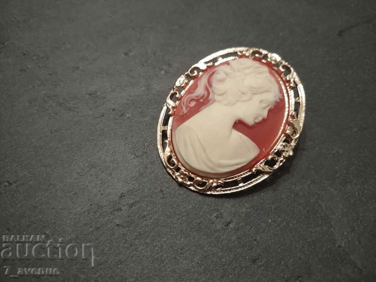 Auction Brooch, modern, large, 23.03.24 Auction Brooch, modern, large, 23.03.24