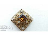 SOLID GOLD PLATED STONE BROOCH
