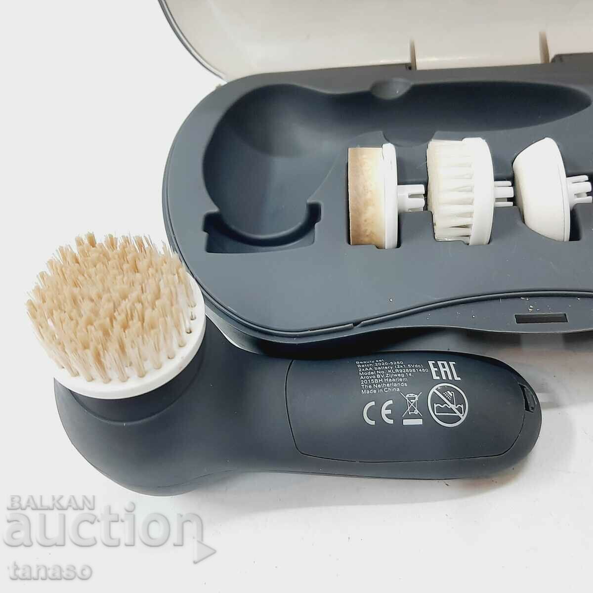 Auction ELECTRIC FACE CLEANSING BRUSH 5 IN 1(7.4) Auction ELECTRIC FACE CLEANSING BRUSH 5 IN 1(7.4)