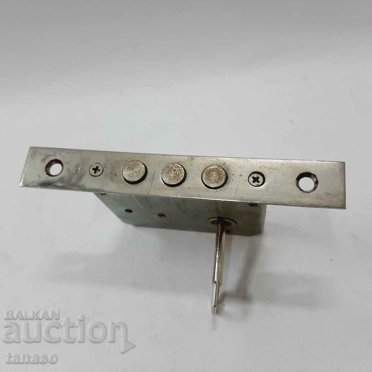 Delivery of Lock with cash key(8.3) Delivery of Lock with cash key(8.3)