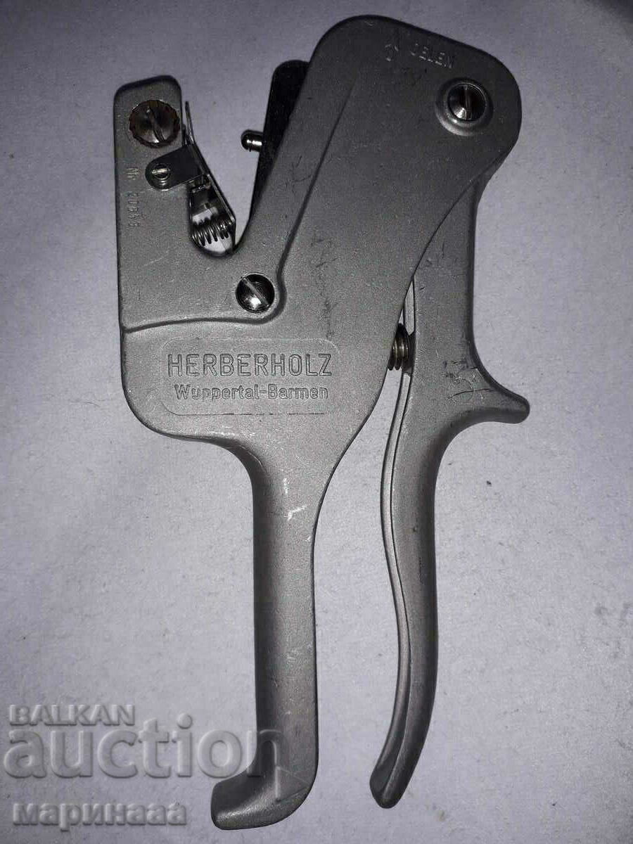 ANIMAL MARKING PLIERS. GERMANY with price 10.00 BGN | € 5.11 ANIMAL MARKING PLIERS. GERMANY with price 10.00 BGN | € 5.11