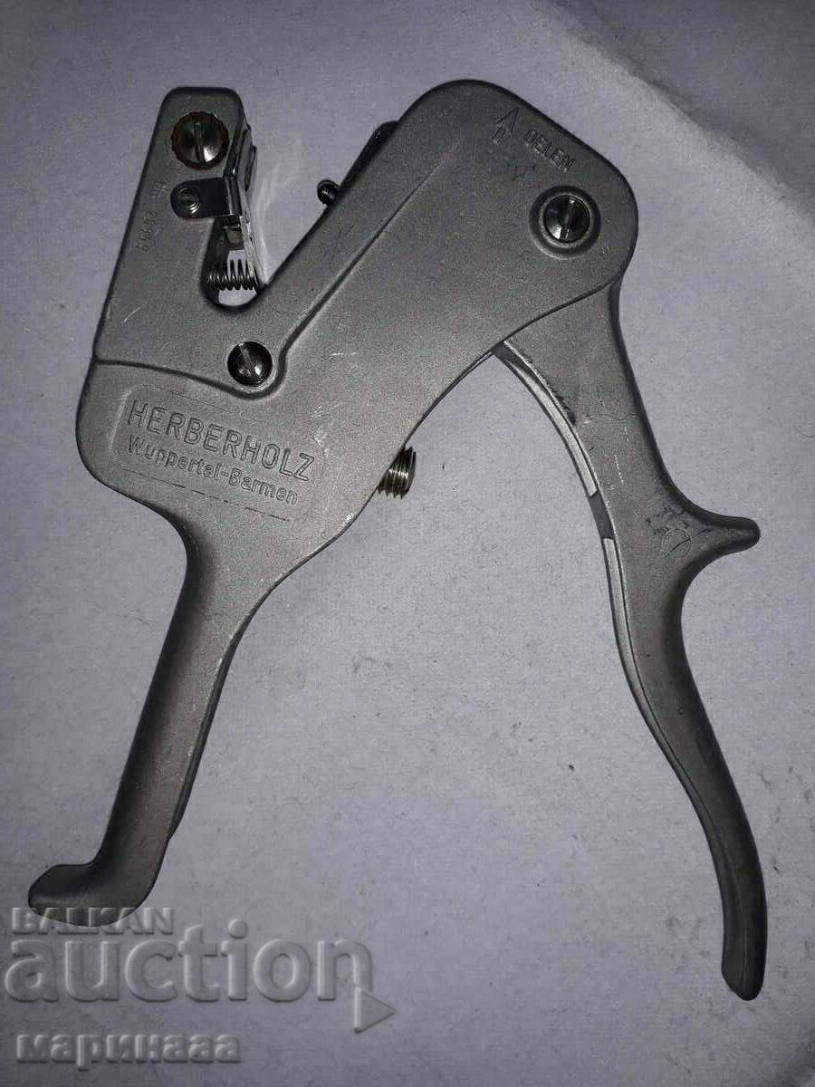 Auction ANIMAL MARKING PLIERS. GERMANY Auction ANIMAL MARKING PLIERS. GERMANY