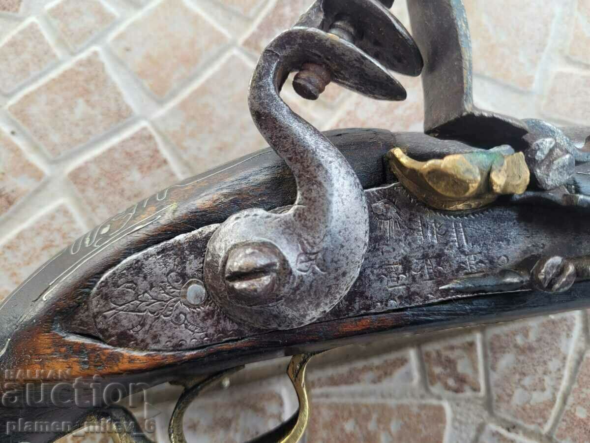 gun, pishtov, flint, euzalia with price 1300.00 BGN | € 664.68 gun, pishtov, flint, euzalia with price 1300.00 BGN | € 664.68